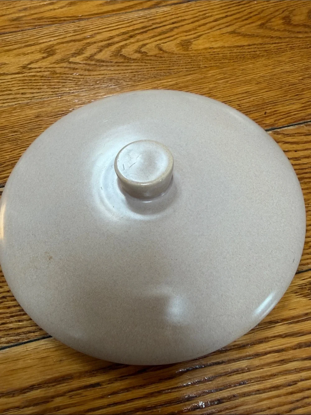 La Solana Scottsdale, AZ pottery. Casserole bowl with lid d.  MCM. Mauve/pink.